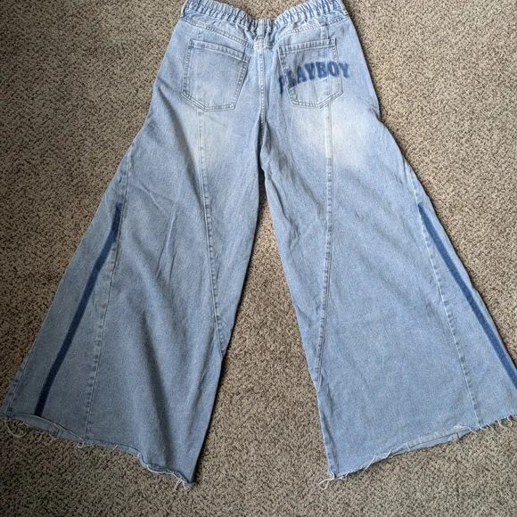 Wide-Leg Jeans - Picture 2 of 5